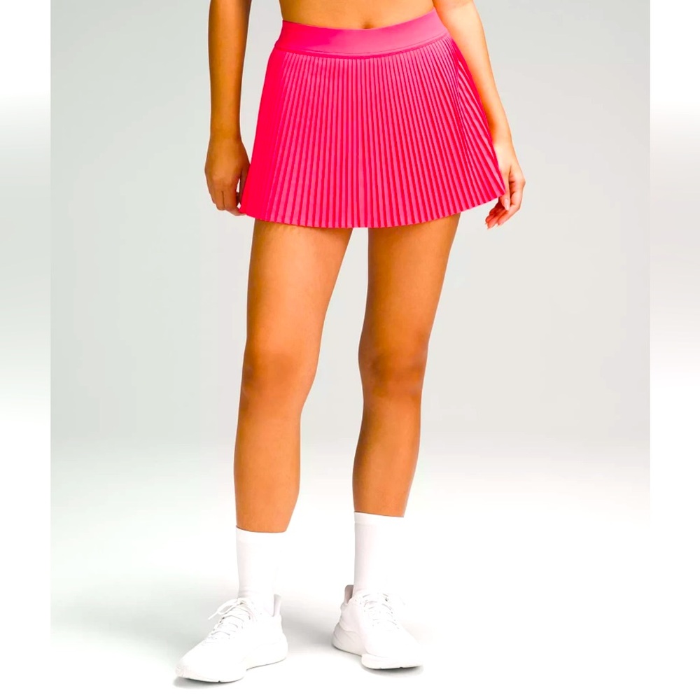 ALL IN MOTION
PLEAT STREET MID RISE MINI TENNIS SKIRT BUILT IN SHORTS SIZE L